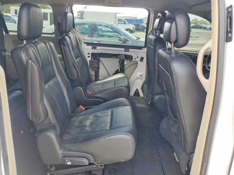 48961366 :رقم المزاد ، 2C4RC1BG0GR198464 vin ، 2016 Chrysler Town & Country مزاد بيع