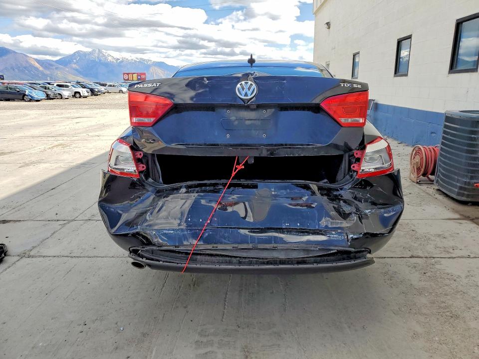 50820756 :رقم المزاد ، 1VWBV7A32FC065481 vin ، 2015 Volkswagen Passat مزاد بيع