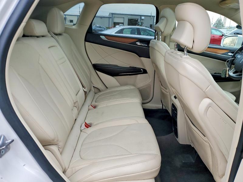 49163116 :رقم المزاد ، 5LMTJ2AH4FUJ46096 vin ، 2015 Lincoln Townhouse Mkc مزاد بيع