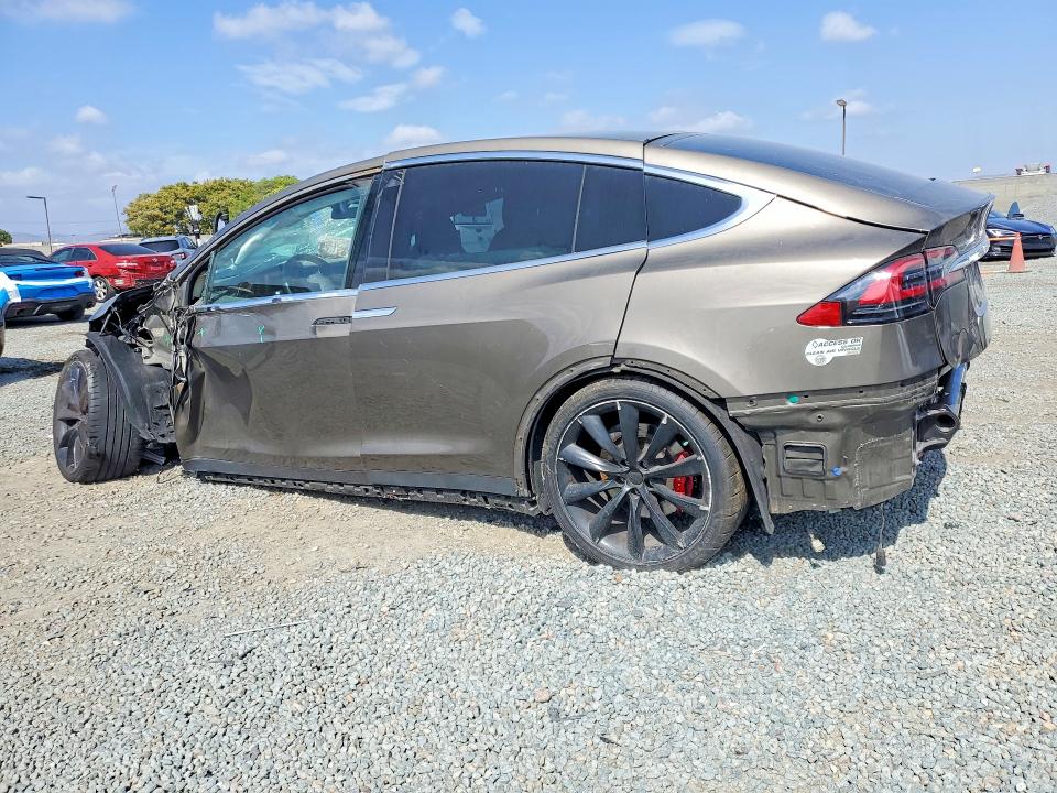 2016 Tesla Model X მანქანა იყიდება აუქციონზე, vin: 5YJXCBE48GF016326, აუქციონის ნომერი: 52167246