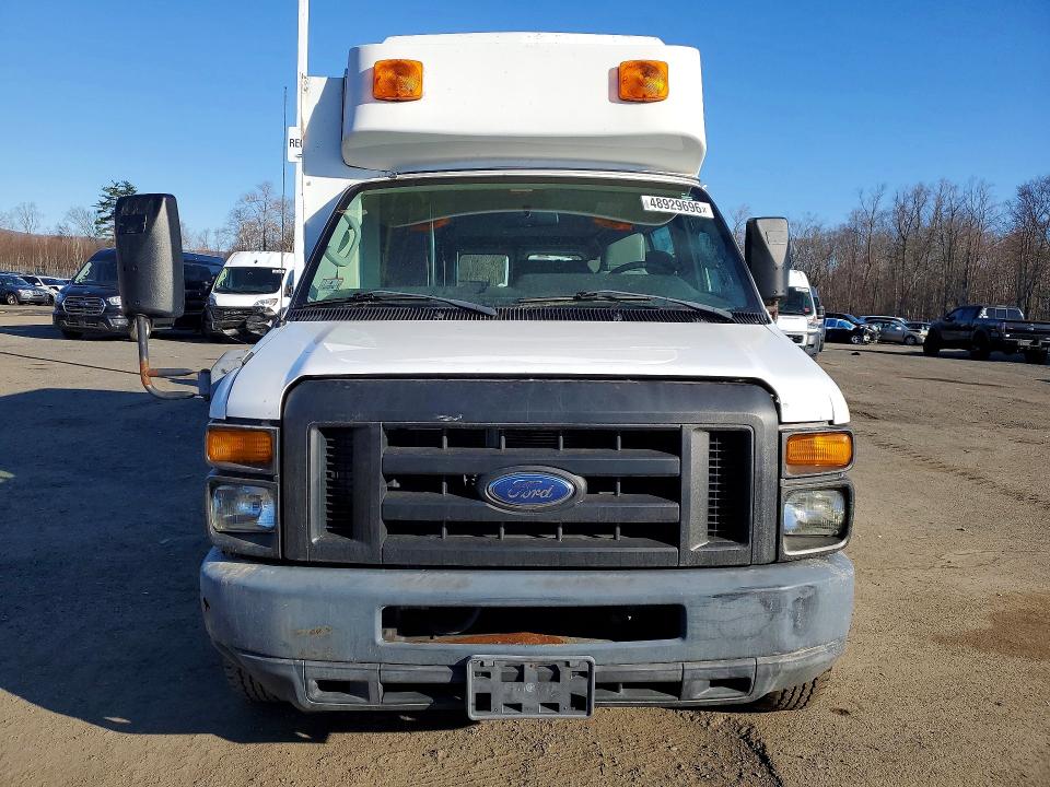 48929696 :رقم المزاد ، 1FTDS3EL6BDB24396 vin ، 2011 Ford Econoline مزاد بيع