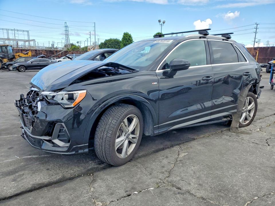 49763916 :رقم المزاد ، WA1DECF39L1024814 vin ، 2020 Audi Q3 مزاد بيع