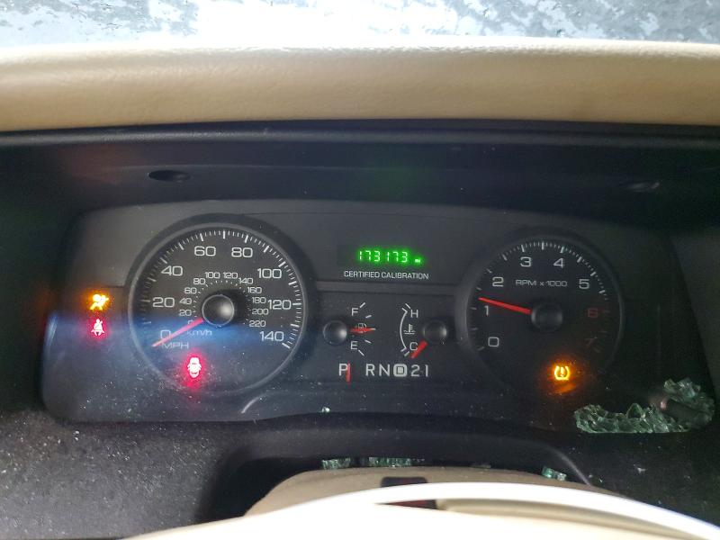 Продаж на аукціоні авто 2008 Ford Crown Victoria, vin: 2FAFP71VX8X160110, номер лоту: 48297316