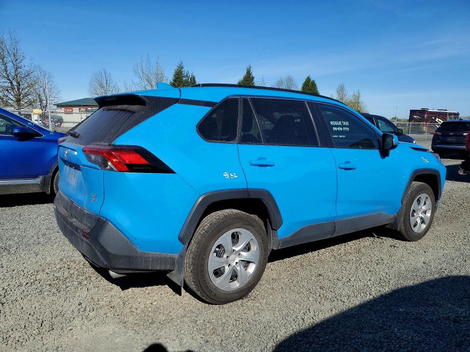 47834166 :رقم المزاد ، 2T3G1RFV8MW171440 vin ، 2021 Toyota Rav4 مزاد بيع