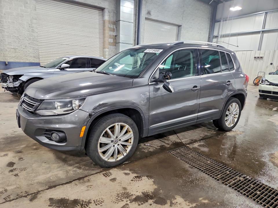 2014 Volkswagen Tiguan მანქანა იყიდება აუქციონზე, vin: WVGBV3AX8EW625883, აუქციონის ნომერი: 51319466