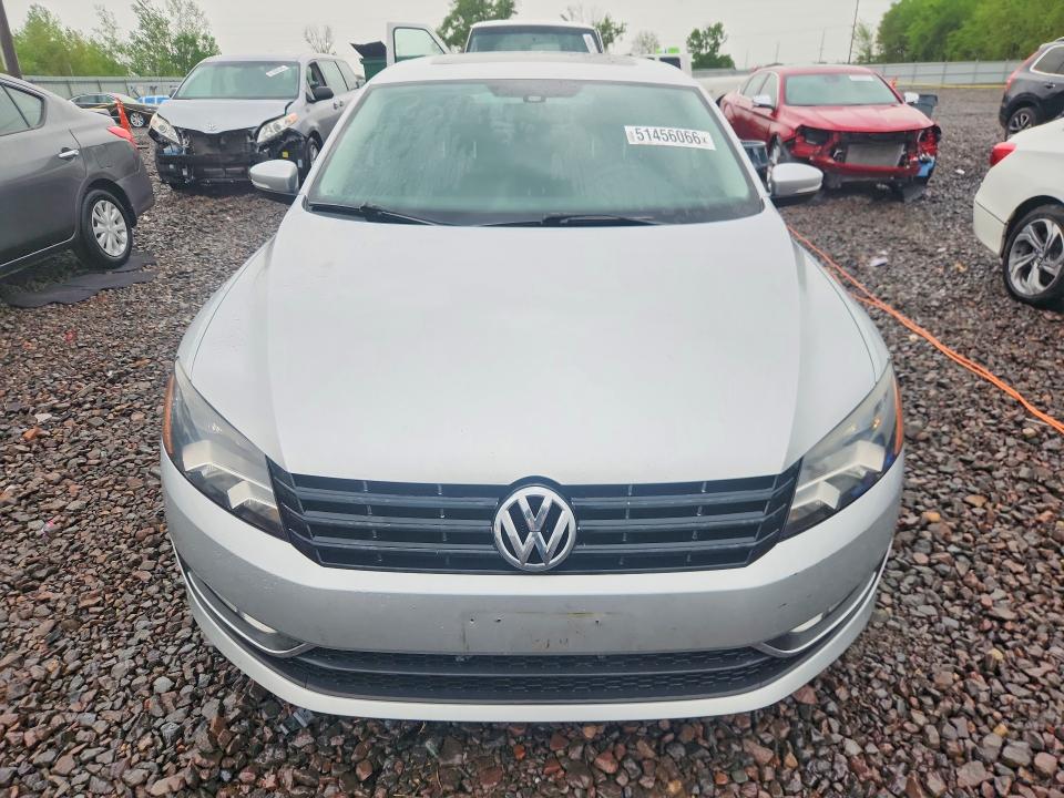 51456066 :رقم المزاد ، 1VWCN7A33EC100130 vin ، 2014 Volkswagen Passat مزاد بيع