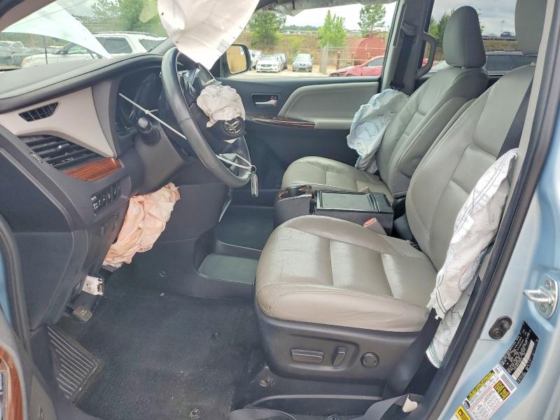 51036326 :رقم المزاد ، 5TDYK3DCXFS689019 vin ، 2015 Toyota Sienna مزاد بيع
