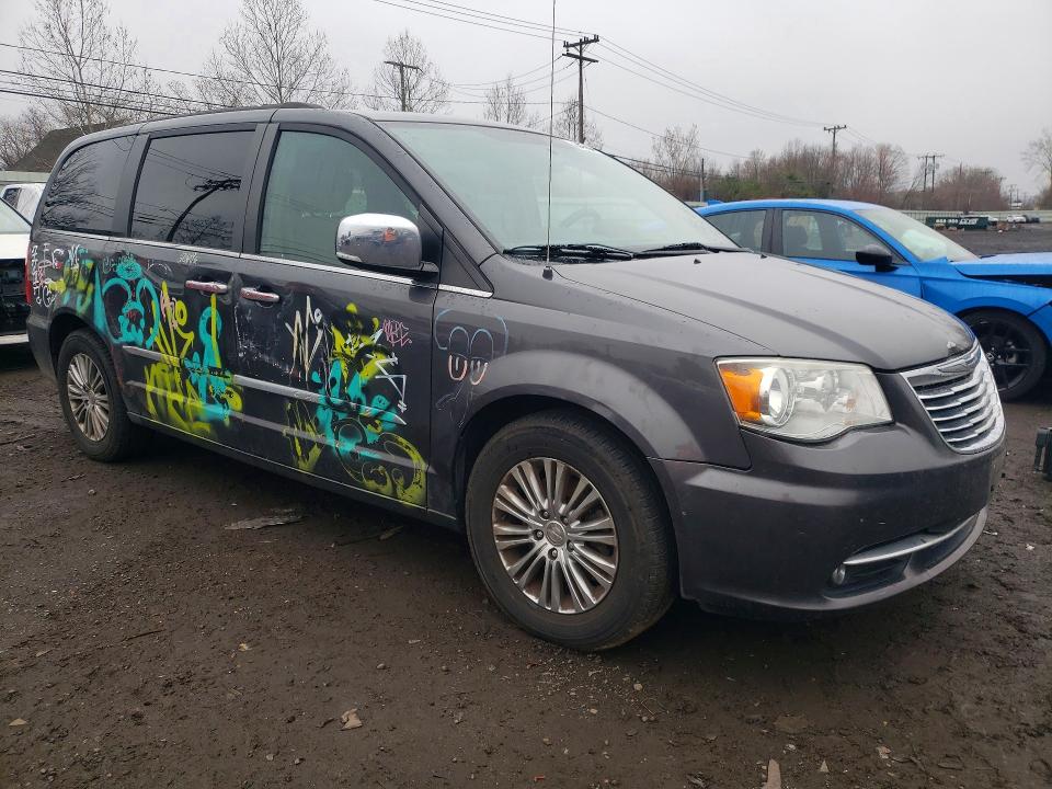 48468496 :رقم المزاد ، 2C4RC1CG8FR514805 vin ، 2015 Chrysler Town & Country مزاد بيع