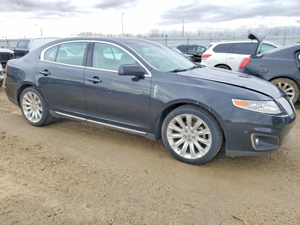 46564286 :رقم المزاد ، 1LNHL9FT4BG613728 vin ، 2011 Lincoln Townhouse Mks مزاد بيع