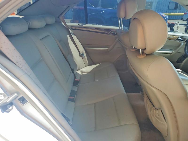 51890316 :رقم المزاد ، WDBRF52HX7A918394 vin ، 2007 Mercedes-benz C مزاد بيع