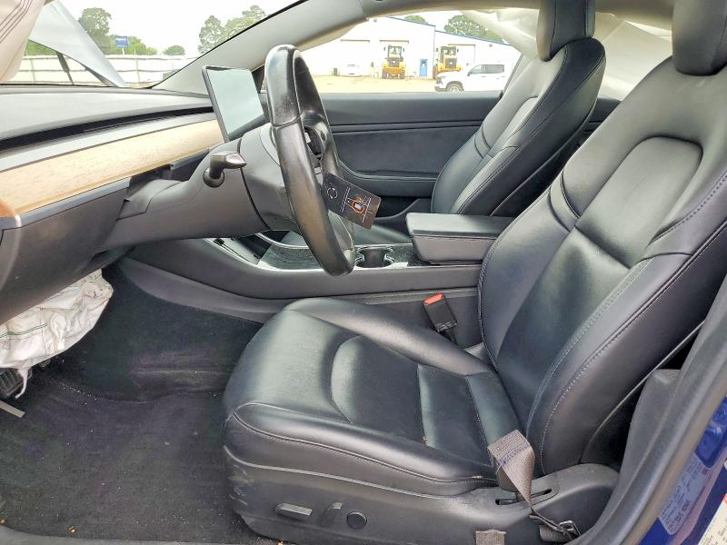 49275976 :رقم المزاد ، 5YJ3E1EA7JF010565 vin ، 2018 Tesla Model 3 مزاد بيع