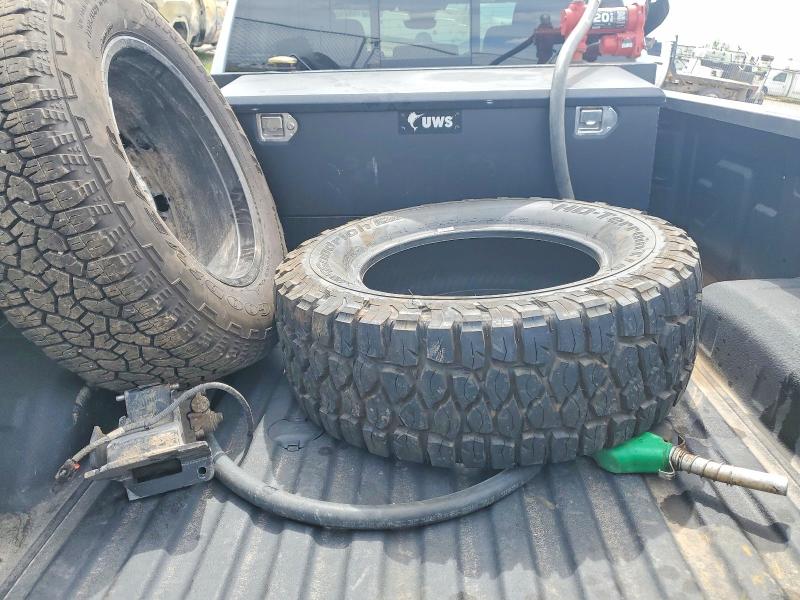 50260056 :رقم المزاد ، 1GT4UWEYXSF361033 vin ، 2025 Gmc Sierra مزاد بيع