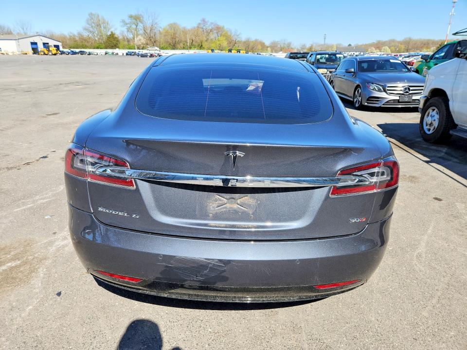 49208696 :رقم المزاد ، 5YJSA1E21GF154122 vin ، 2016 Tesla Model S مزاد بيع