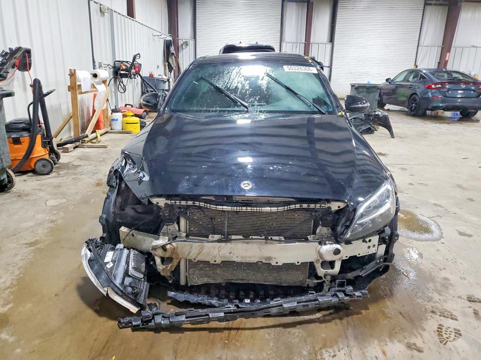 50326306 :رقم المزاد ، W1KWF8EB4LR597130 vin ، 2020 Mercedes-benz C مزاد بيع