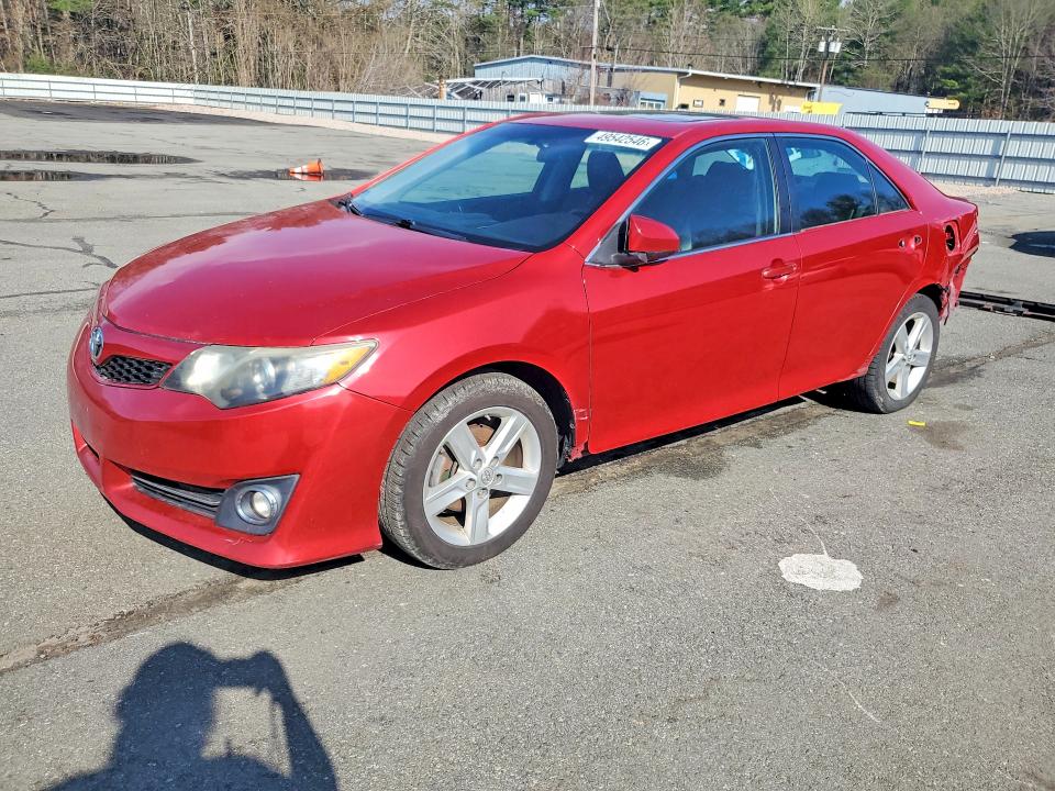 49542546 :رقم المزاد ، 4T1BF1FK7EU857935 vin ، 2014 Toyota Camry مزاد بيع