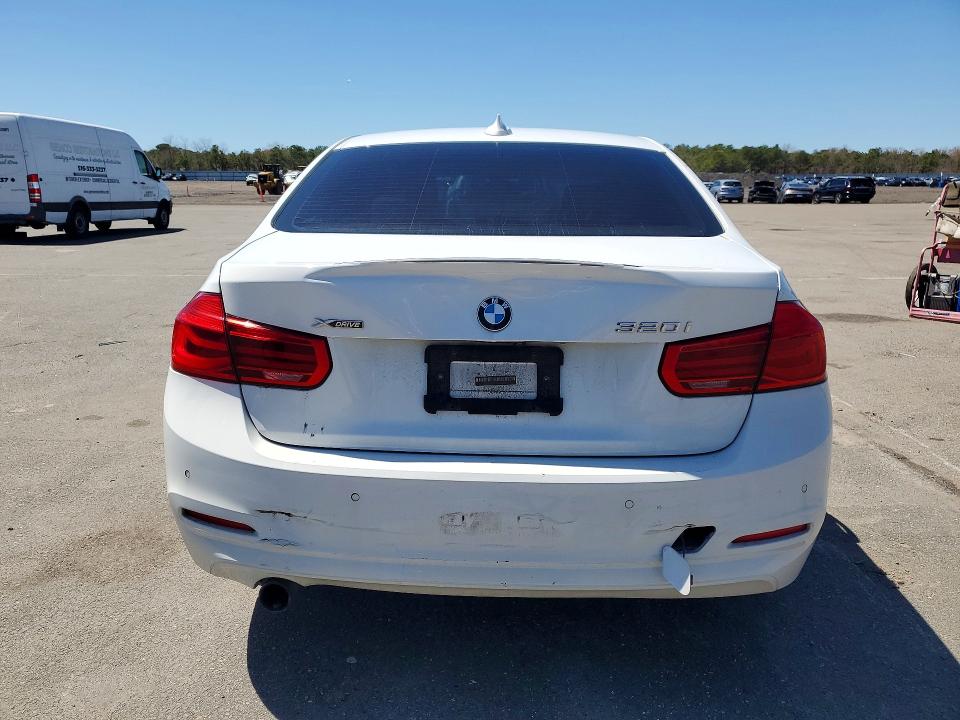 51418726 :رقم المزاد ، WBA8E5G57GNT93864 vin ، 2016 Bmw 320 مزاد بيع