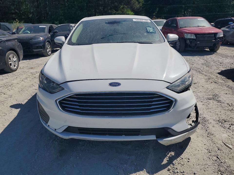 50502106 :رقم المزاد ، 3FA6P0LU4KR120221 vin ، 2019 Ford Fusion مزاد بيع