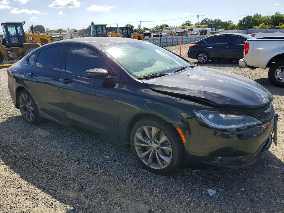 49750876 :رقم المزاد ، 1C3CCCBB1FN698025 vin ، 2015 Chrysler 200 4d C مزاد بيع