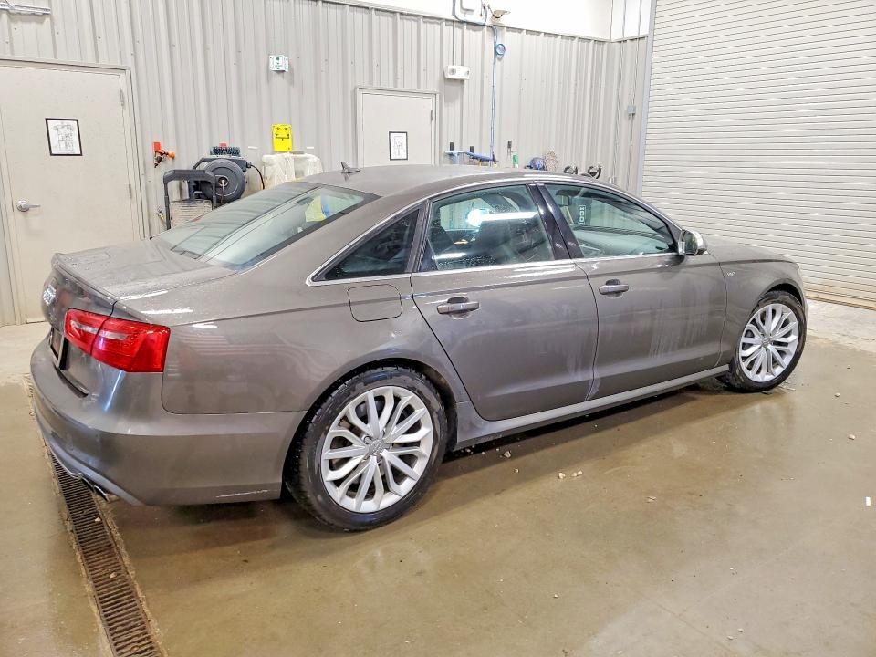 49286846 :رقم المزاد ، WAUJ2BFC2DN103468 vin ، 2013 Audi S6 مزاد بيع