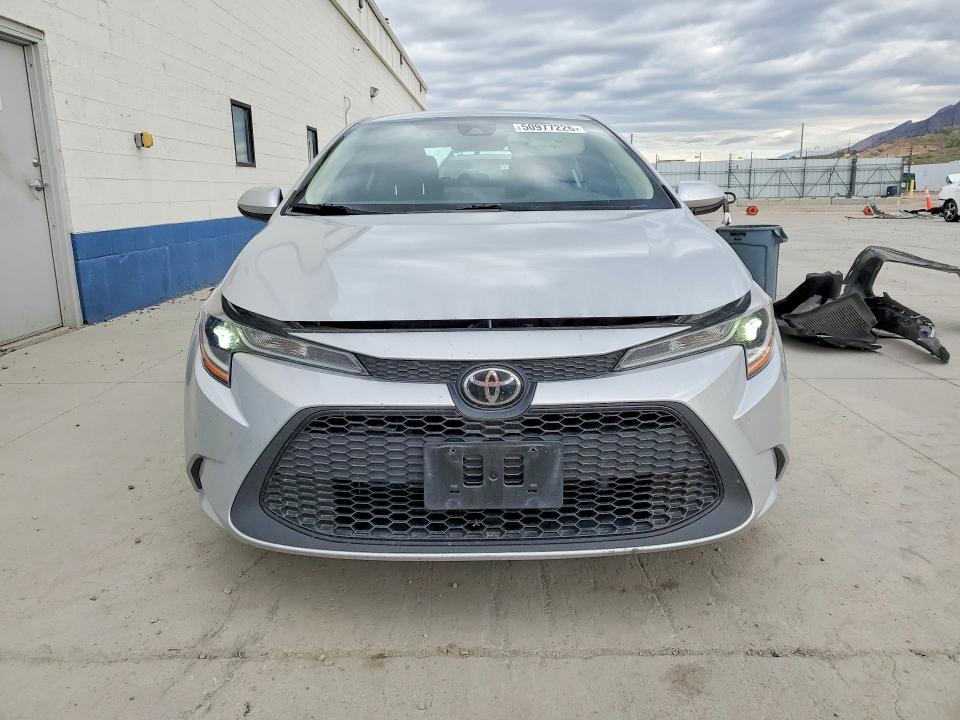 Продажа на аукционе авто 2022 Toyota Corolla, vin: 5YFEPMAE3NP272915, номер лота: 50977226