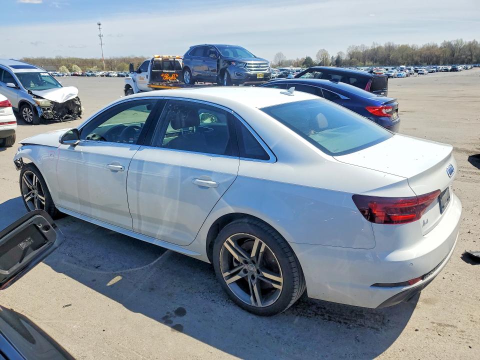 48816916 :رقم المزاد ، WAUFNBF43JA052037 vin ، 2018 Audi A4 مزاد بيع