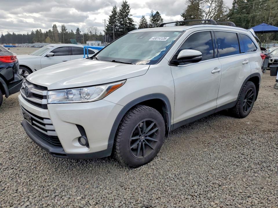 Продажа на аукционе авто 2019 Toyota Highlander, vin: 5TDJZRFH9KS620437, номер лота: 49014126