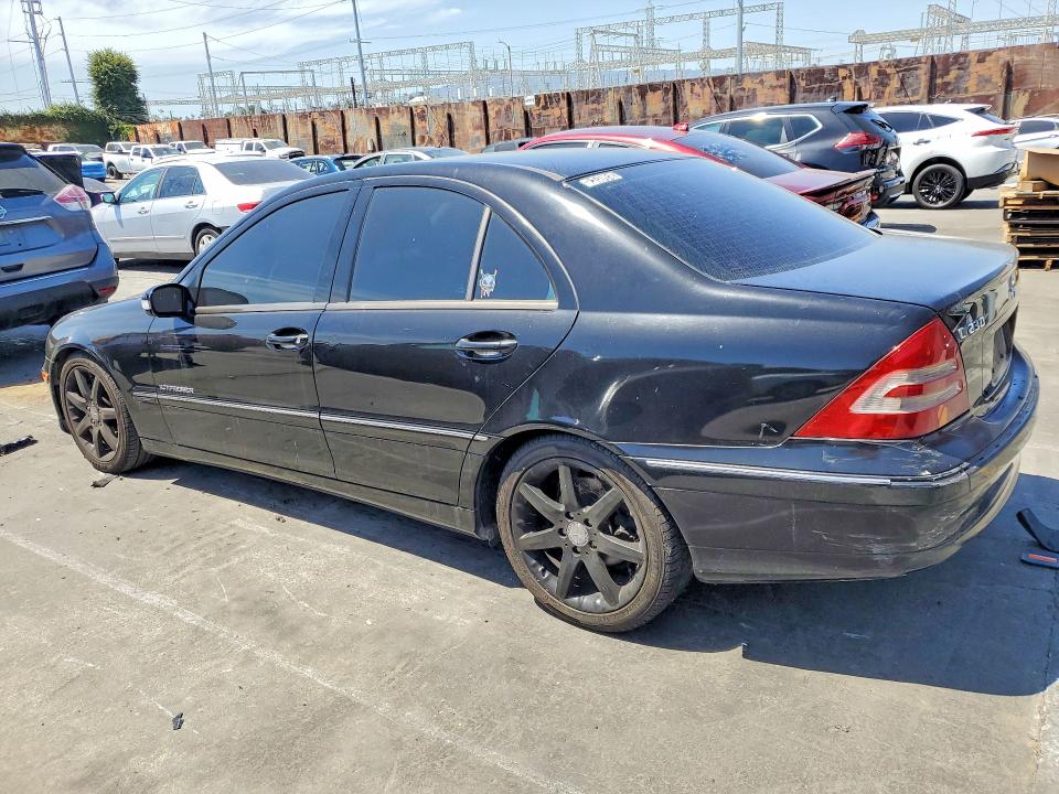 2004 Mercedes-benz C მანქანა იყიდება აუქციონზე, vin: WDBRF40J74F484482, აუქციონის ნომერი: 50557646
