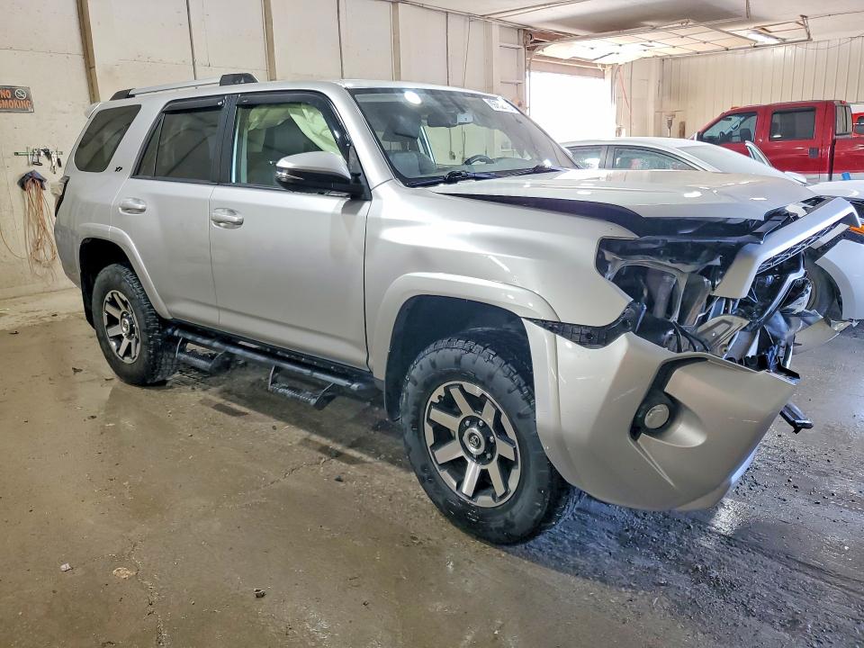 2019 Toyota 4runner მანქანა იყიდება აუქციონზე, vin: JTEBU5JR7K5671867, აუქციონის ნომერი: 49752716