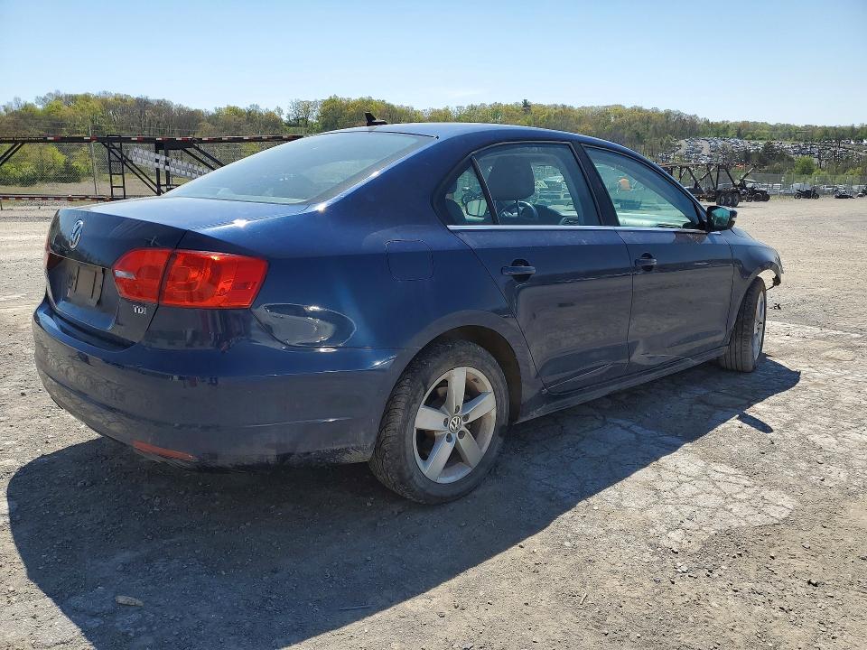 50744456 :رقم المزاد ، 3VWLL7AJ9DM394201 vin ، 2013 Volkswagen Jetta مزاد بيع
