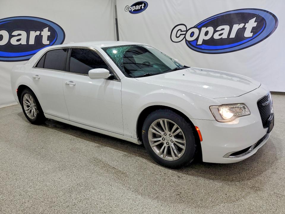 2017 Chrysler 300 მანქანა იყიდება აუქციონზე, vin: 2C3CCAAG2HH560104, აუქციონის ნომერი: 50944216