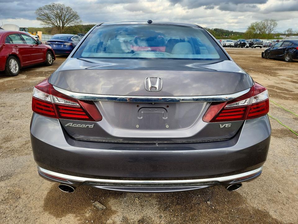 51326646 :رقم المزاد ، 1HGCR3F03HA019032 vin ، 2017 Honda Accord مزاد بيع