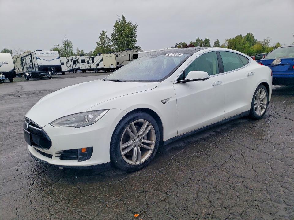 50457696 :رقم المزاد ، 5YJSA1DN7DFP12983 vin ، 2013 Tesla Model S مزاد بيع