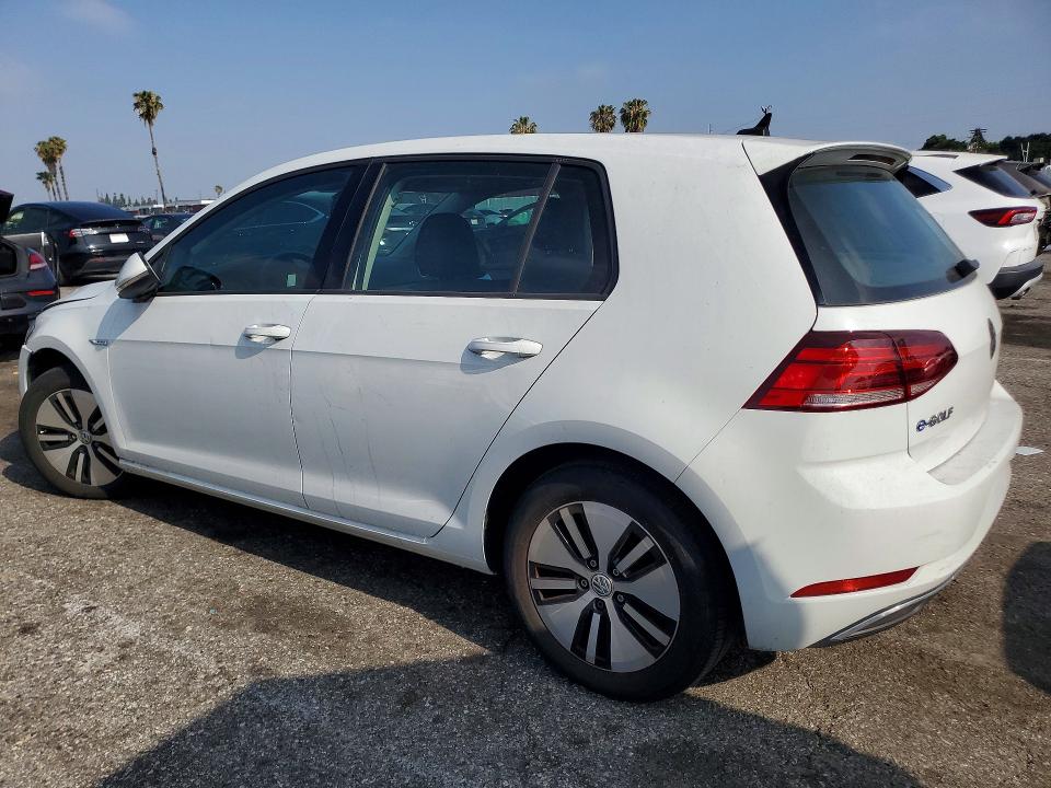 52075906 :رقم المزاد ، WVWKR7AU9JW907241 vin ، 2018 Volkswagen E-golf مزاد بيع
