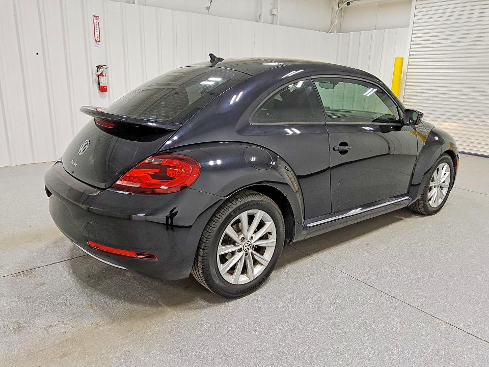 48653876 :رقم المزاد ، 3VWJ17AT0HM612496 vin ، 2017 Volkswagen Beetle مزاد بيع