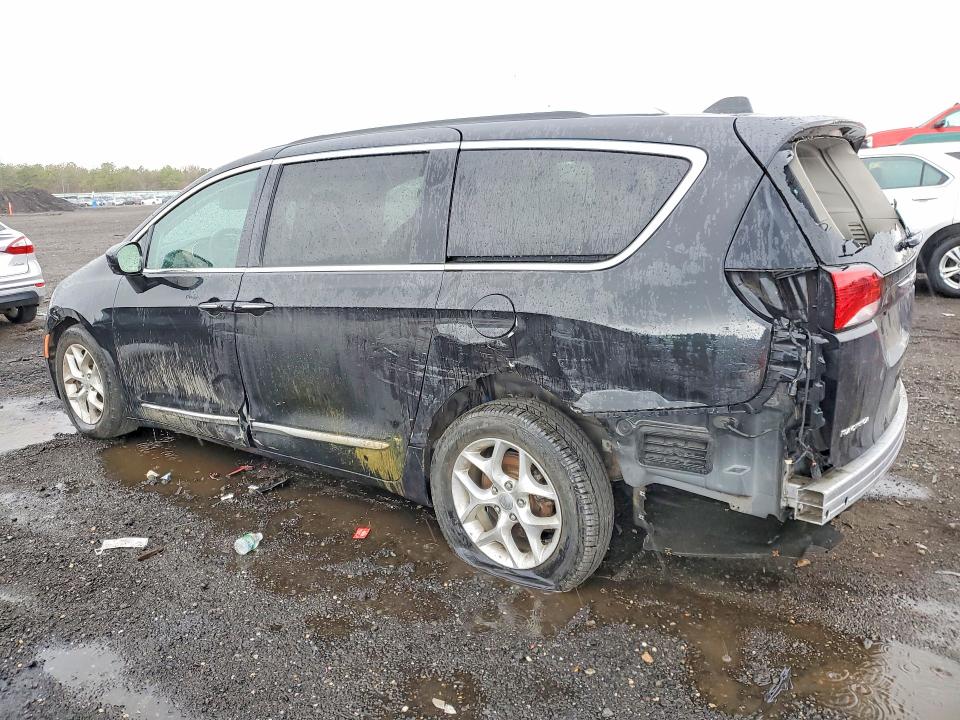 49389216 :رقم المزاد ، 2C4RC1EG7KR523373 vin ، 2019 Chrysler Pacifica مزاد بيع