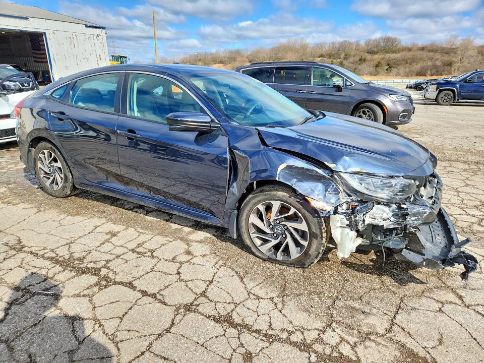 Продажа на аукционе авто 2017 Honda Civic, vin: 19XFC2F75HE082361, номер лота: 48756546