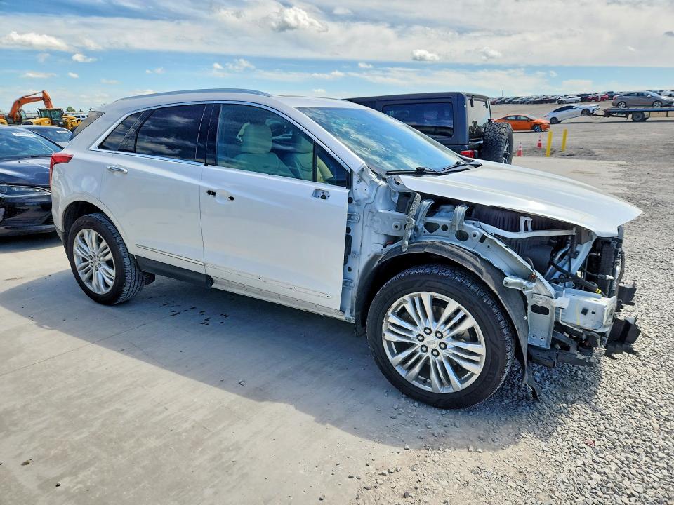 49817766 :رقم المزاد ، 1GYKNERS8JZ204399 vin ، 2018 Cadillac Xt5 مزاد بيع