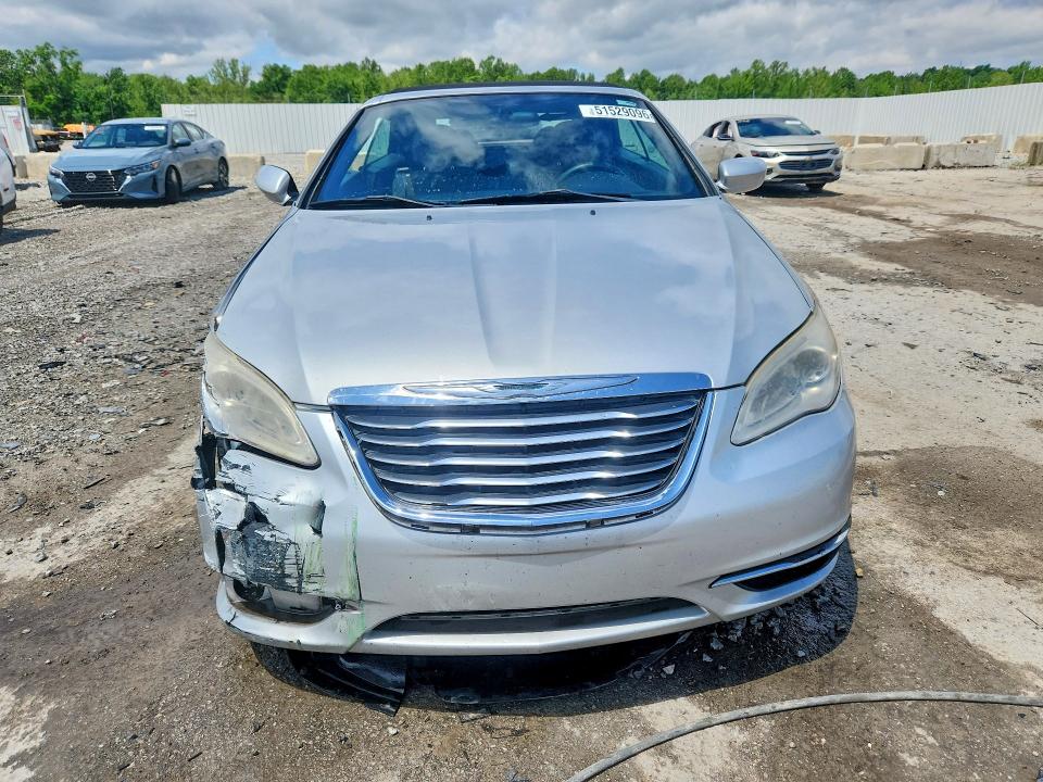 51529096 :رقم المزاد ، 1C3BC2EB9BN536493 vin ، 2011 Chrysler 200 مزاد بيع