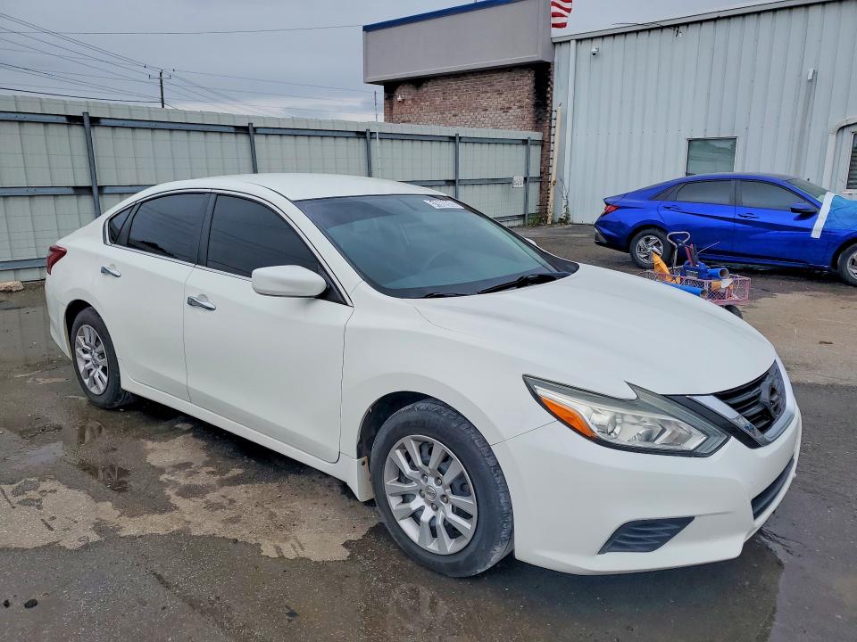 Продажа на аукционе авто 2018 Nissan Altima, vin: 1N4AL3AP3JC138002, номер лота: 51668936
