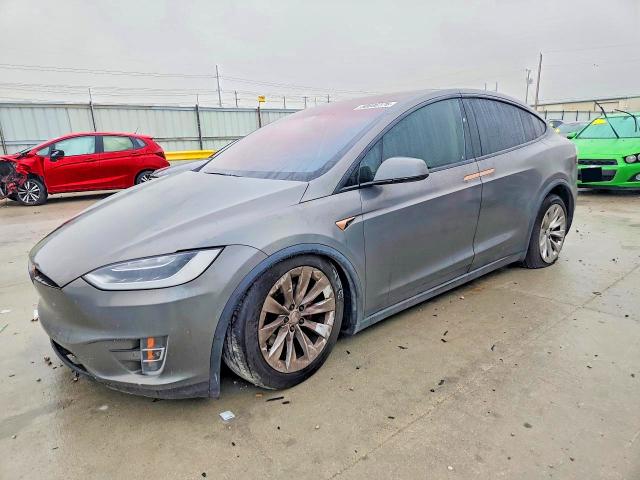 Продаж на аукціоні авто 2018 Tesla Model X, vin: 5YJXCBE48JF091275, номер лоту: 50646176