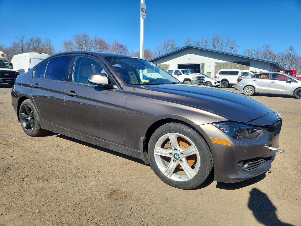 2015 Bmw 328 მანქანა იყიდება აუქციონზე, vin: WBA3B5C51FF960555, აუქციონის ნომერი: 49463526