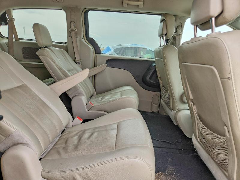 2015 Chrysler Town & Country მანქანა იყიდება აუქციონზე, vin: 2C4RC1BG7FR717752, აუქციონის ნომერი: 48354816
