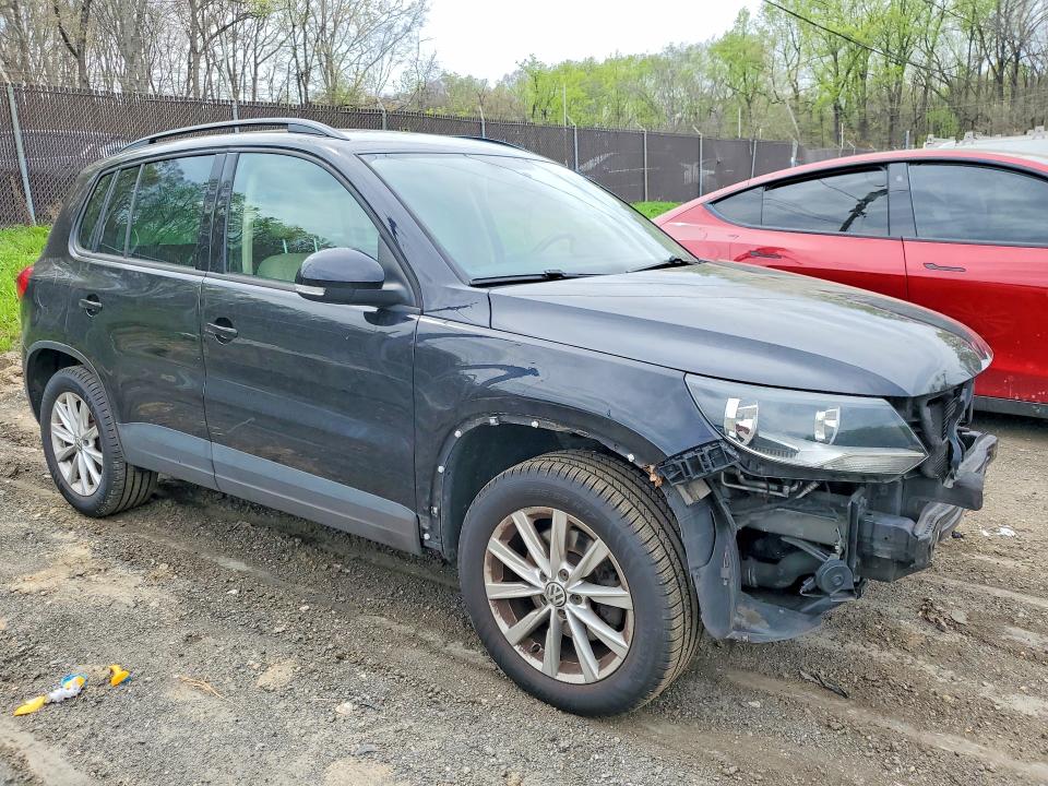 48789516 :رقم المزاد ، WVGAV7AXXFW616123 vin ، 2015 Volkswagen Tiguan مزاد بيع