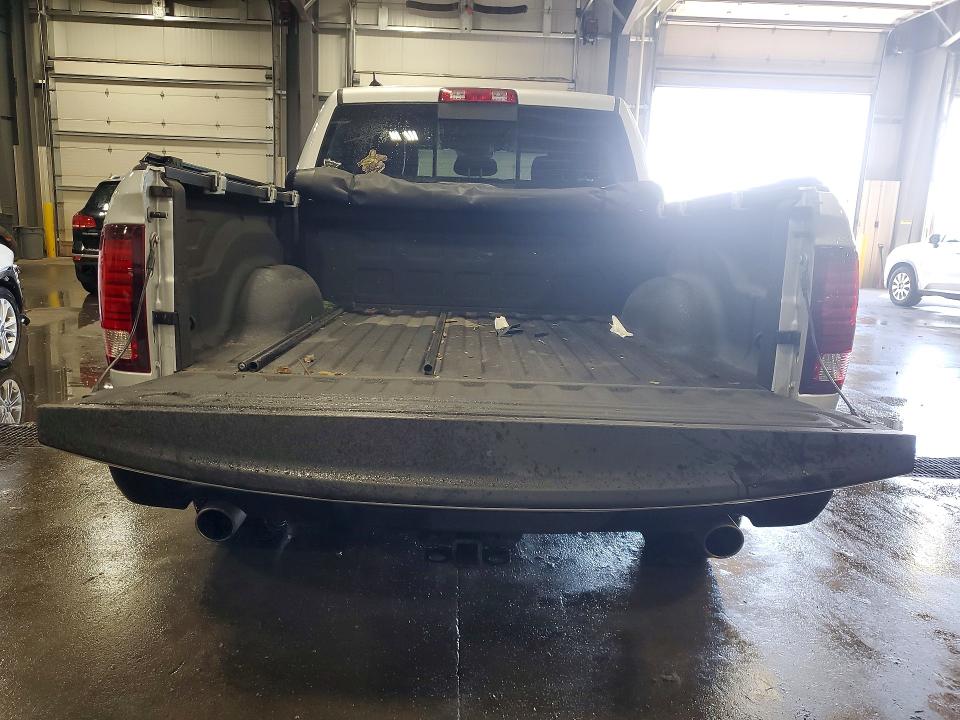 50771476 :رقم المزاد ، 1C6RR7YT6JS122654 vin ، 2018 Ram 1500 مزاد بيع
