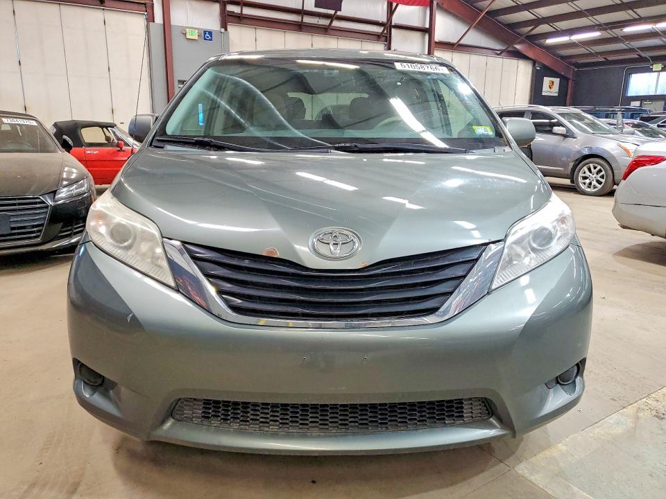 2014 Toyota Sienna მანქანა იყიდება აუქციონზე, vin: 5TDJK3DC0ES090467, აუქციონის ნომერი: 51058766