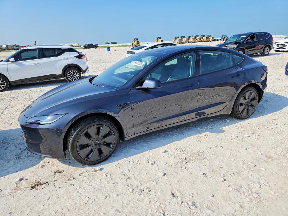 2026 Tesla Model 3 მანქანა იყიდება აუქციონზე, vin: 5YJ3E1EAXTF155621, აუქციონის ნომერი: 51366506