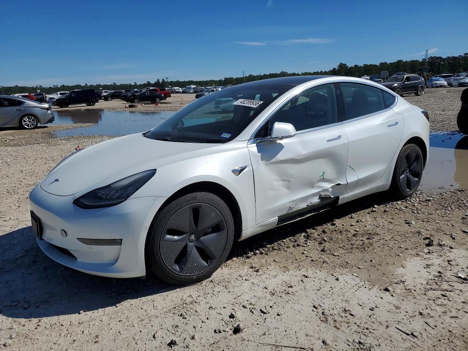 48289936 :رقم المزاد ، 5YJ3E1EB8KF433231 vin ، 2019 Tesla Model 3 مزاد بيع