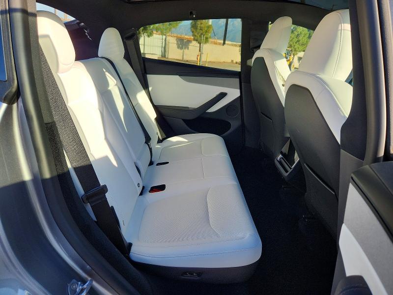 49679806 :رقم المزاد ، 7SAYGDEE8TF612417 vin ، 2026 Tesla Model Y مزاد بيع