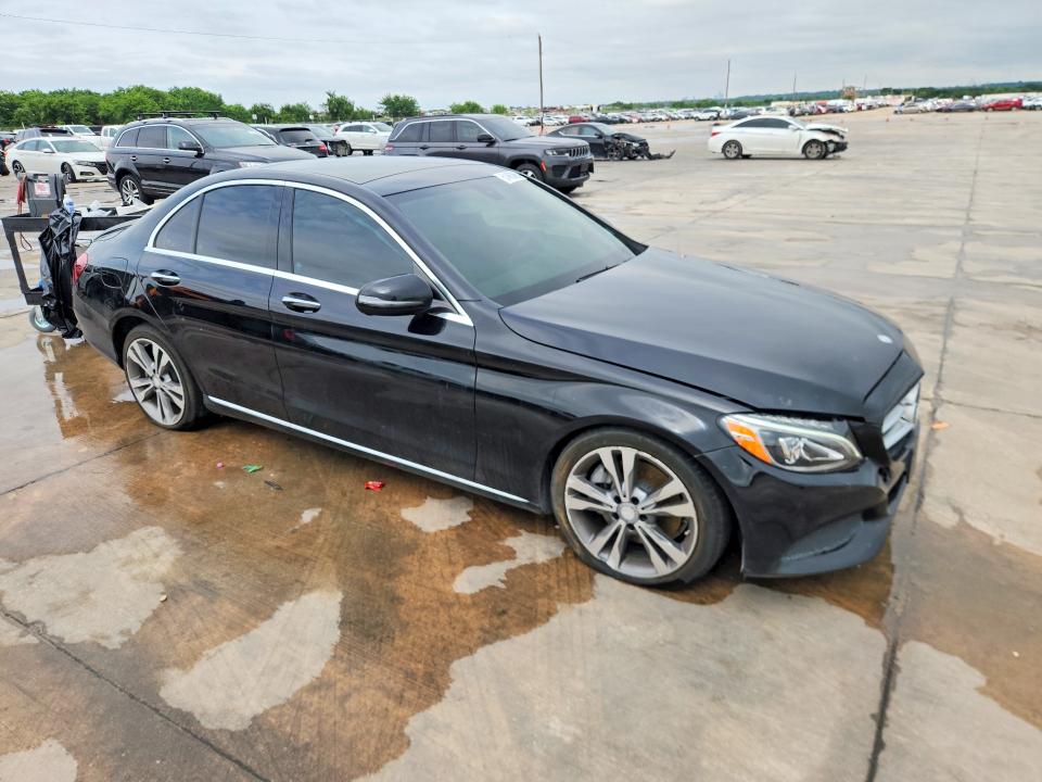 51463066 :رقم المزاد ، 55SWF4JB2GU166238 vin ، 2016 Mercedes-benz C مزاد بيع