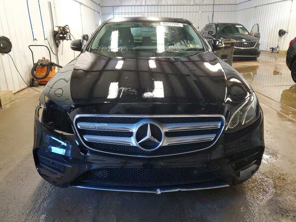 49777996 :رقم المزاد ، WDDZF4JB2HA111223 vin ، 2017 Mercedes-benz E مزاد بيع
